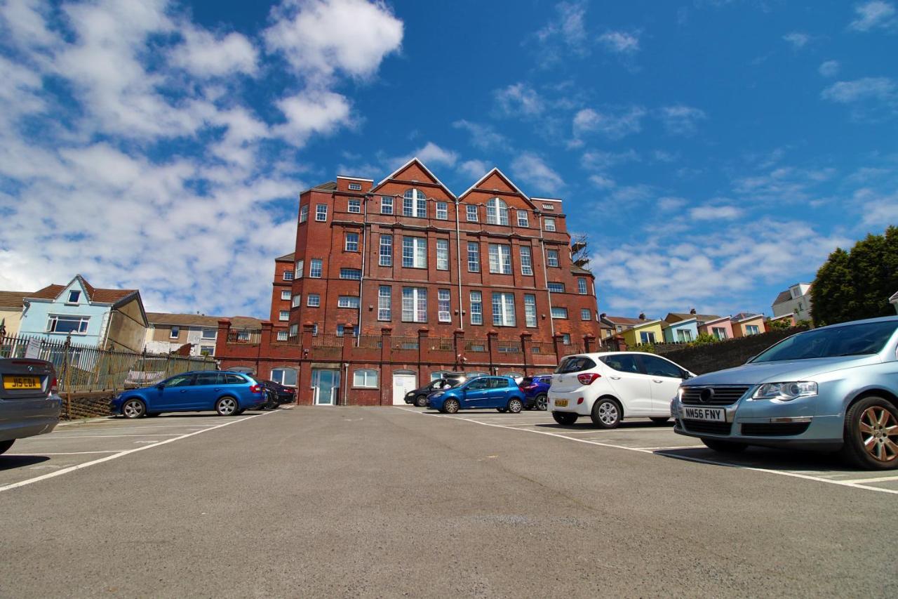 St Thomas Loft Views By Ssw - 2Br, Parking, Sleeps 4, Easy Access To City Centre, Marina, Beach And M4 Swansea Exterior foto